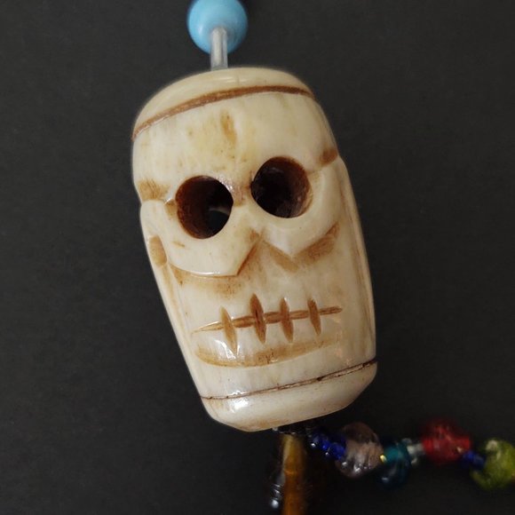 Unique carved stone face statement glass beaded necklace - Picture 6 of 15